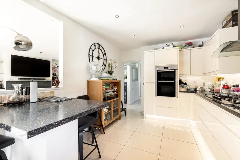 Versatile Detached Bungalow Home with Two Bedroom Annexe — photograph 7