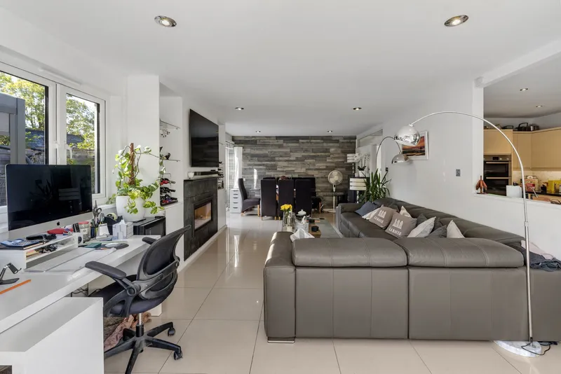 Versatile Detached Bungalow Home with Two Bedroom Annexe — photograph 4