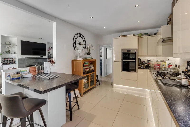Versatile Detached Bungalow Home with Two Bedroom Annexe — photograph 7