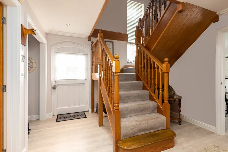 Four Bedroom Traditional Barn Conversion — photograph 5
