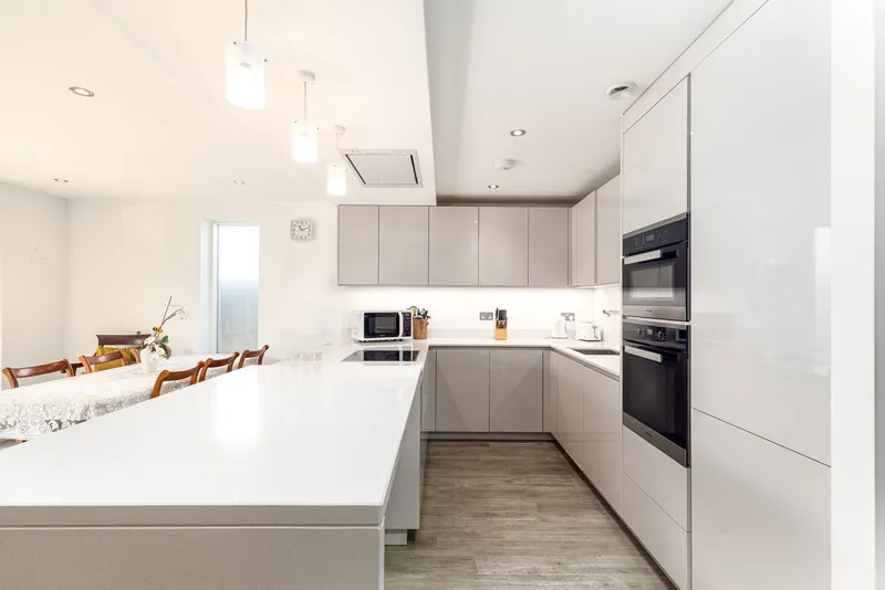 Modern Two-Bedroom Ground Floor Apartment in Gorey Village — photograph 9