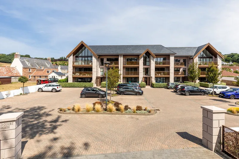 Modern Two-Bedroom Ground Floor Apartment in Gorey Village — main photograph