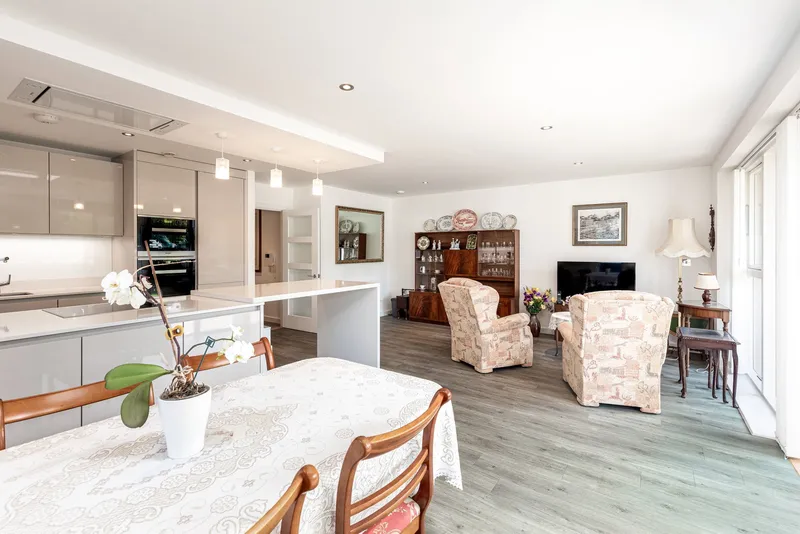 Modern Two-Bedroom Ground Floor Apartment in Gorey Village — photograph 5