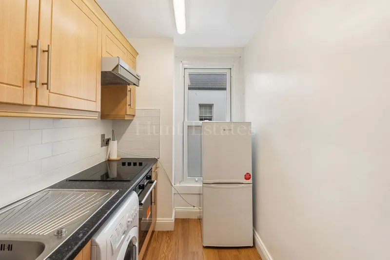 Immaculate One Bedroom Apartment – No Onward Chain — photograph 5