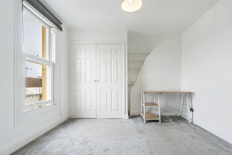 Immaculate One Bedroom Apartment – No Onward Chain — photograph 7