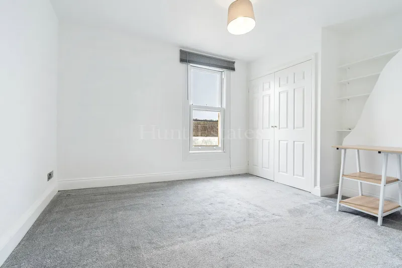 Immaculate One Bedroom Apartment – No Onward Chain — photograph 6
