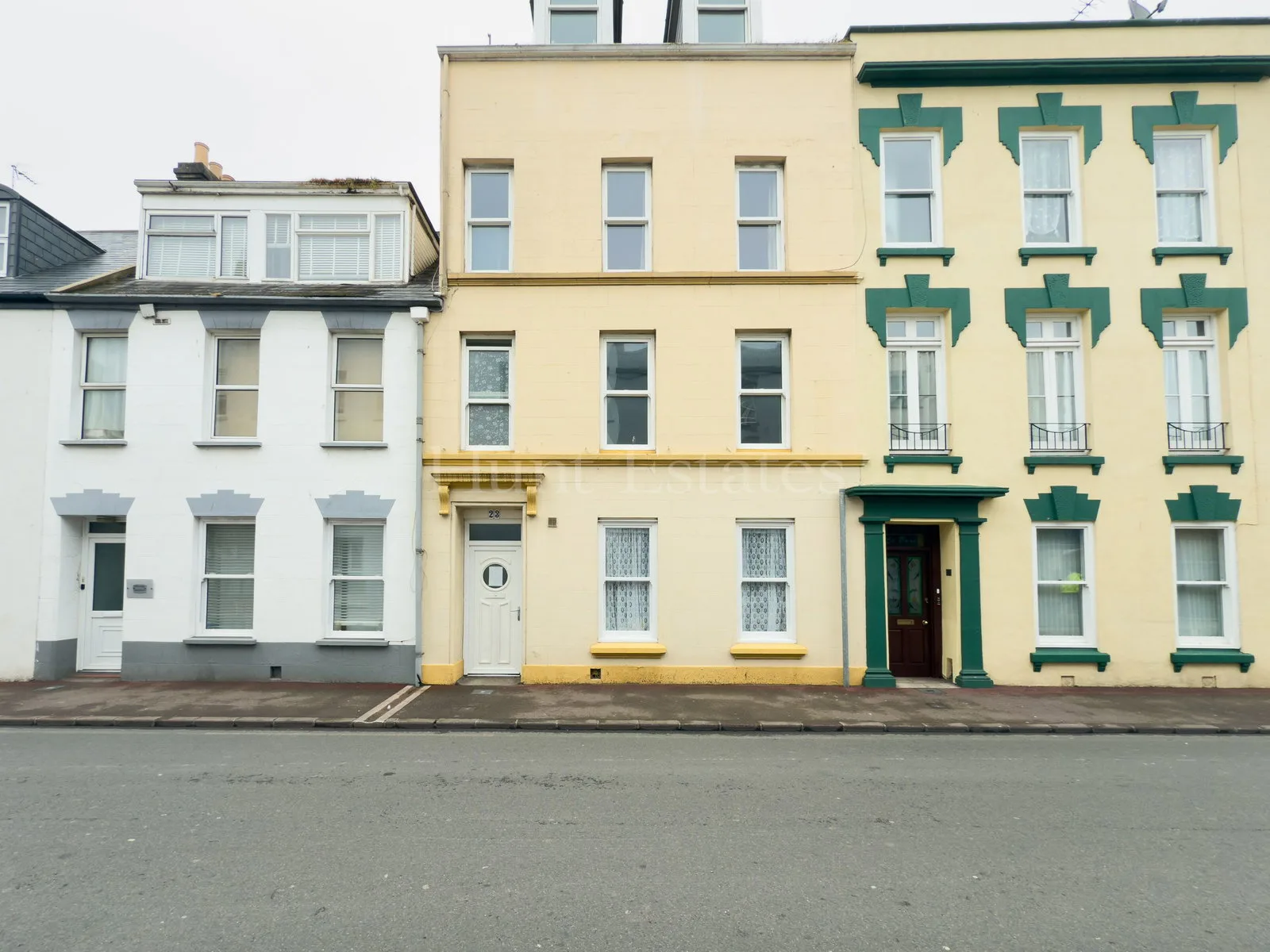 Immaculate One Bedroom Apartment – No Onward Chain — main photograph