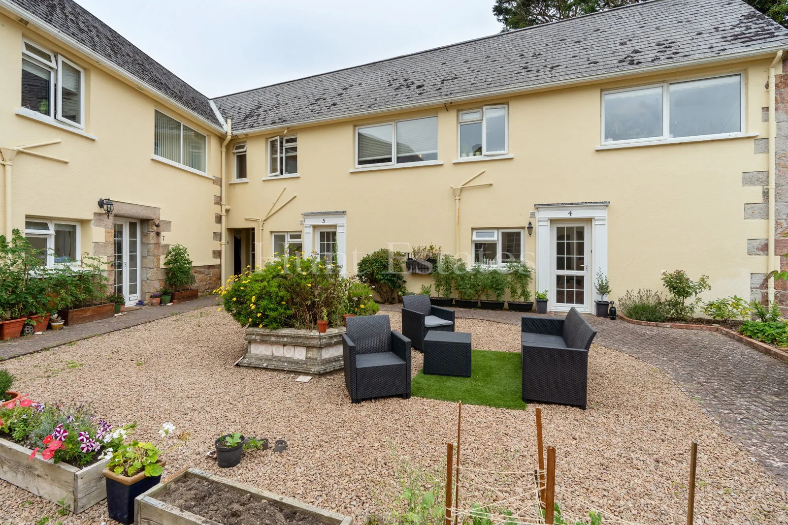 Two-Bedroom Terraced Cottage in a Rural St Lawrence Location — main photograph