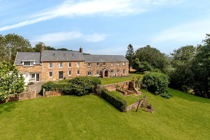 GRANITE FARMHOUSE IN SUPERB COUNTRYSIDE SETTING FOR MODERNISATION — photograph 2