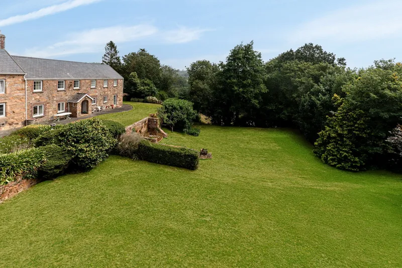 GRANITE FARMHOUSE IN SUPERB COUNTRYSIDE SETTING FOR MODERNISATION — photograph 3