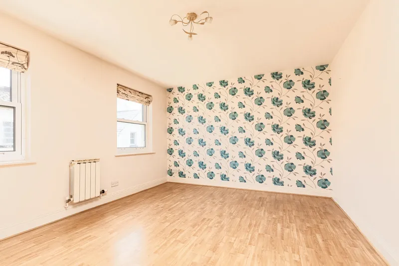 Two Bedroom, Two Bathroom Terraced House with Garage and Garden — photograph 10
