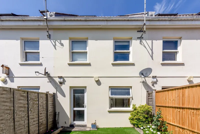 Two Bedroom, Two Bathroom Terraced House with Garage and Garden — photograph 7