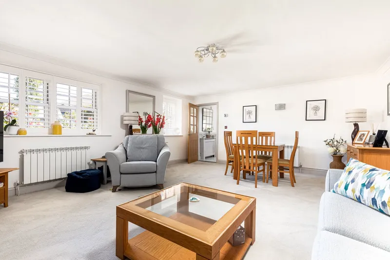 Three-Bedroom Granite Home with Garage & Garden – Rural St Helier — photograph 10