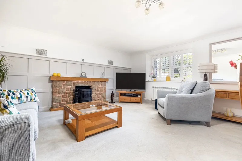 Three-Bedroom Granite Home with Garage & Garden – Rural St Helier — photograph 8