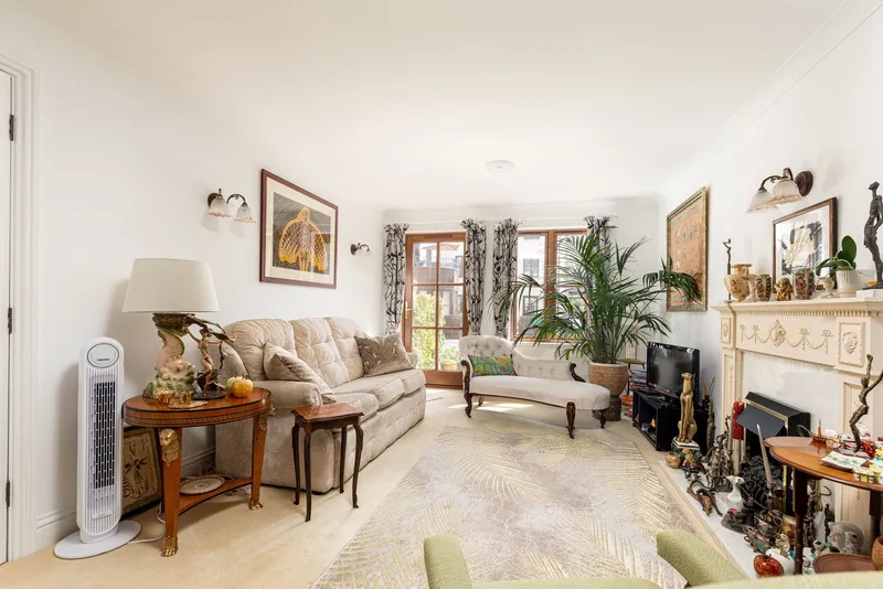 Ground Floor Apartment With Terrace In St Brelade — photograph 2
