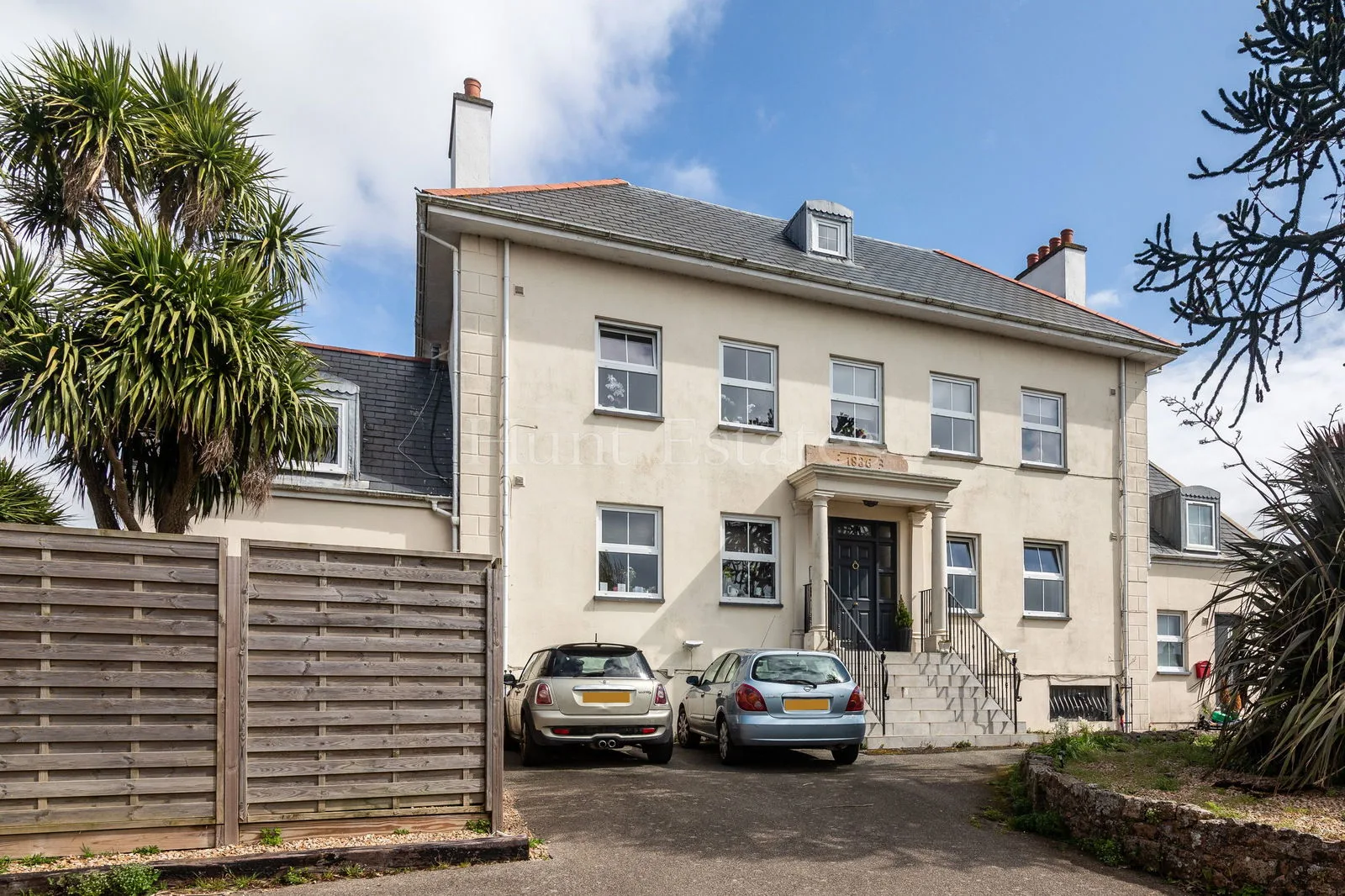 Two-Bedroom Purpose-Built Apartment With Parking — main photograph