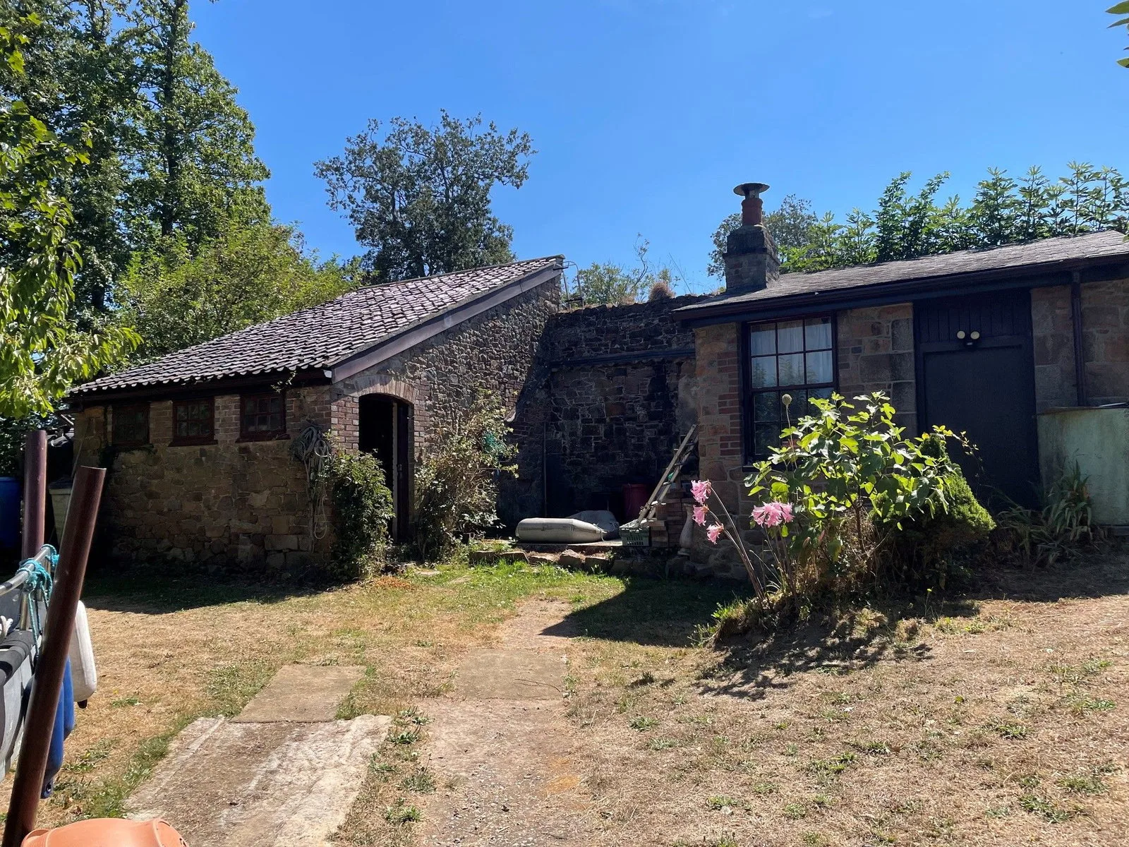 Granite Outbuilding for Potential Development and Adjoining 2.2 v Equine Approved Field — main photograph