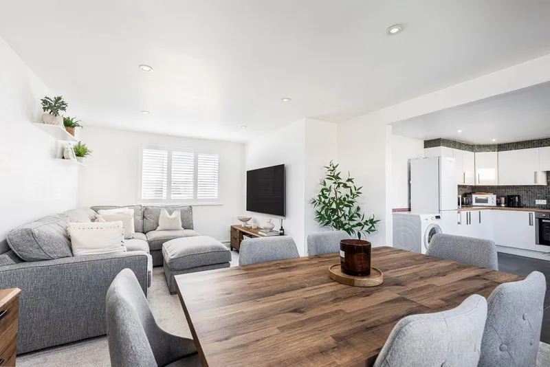 Three Bedroom First Time Buyer Home — photograph 6