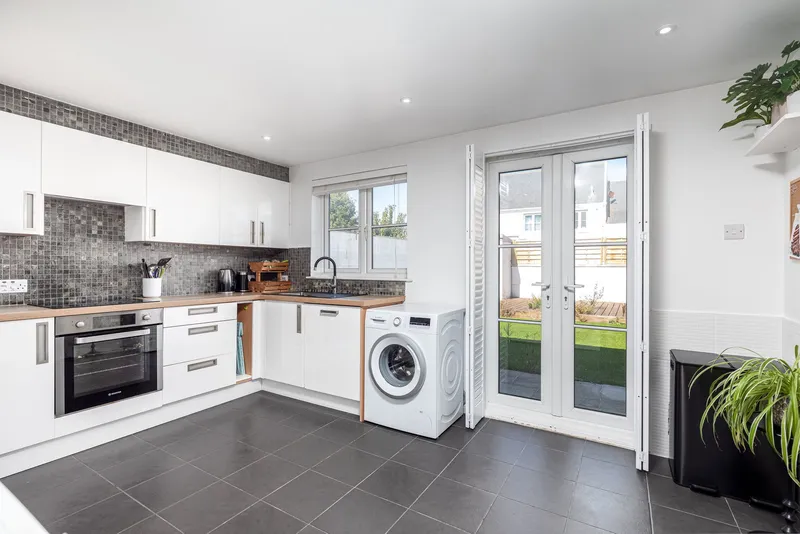 Three Bedroom First Time Buyer Home — photograph 4