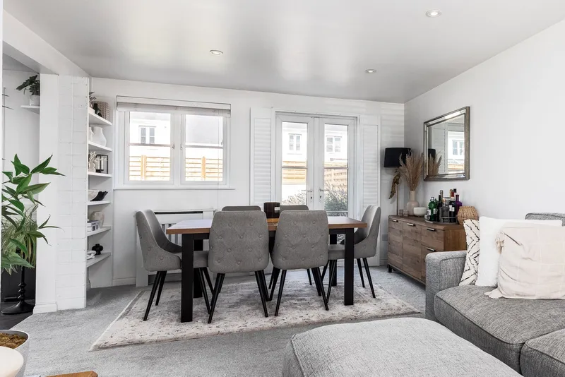 Three Bedroom First Time Buyer Home — photograph 8
