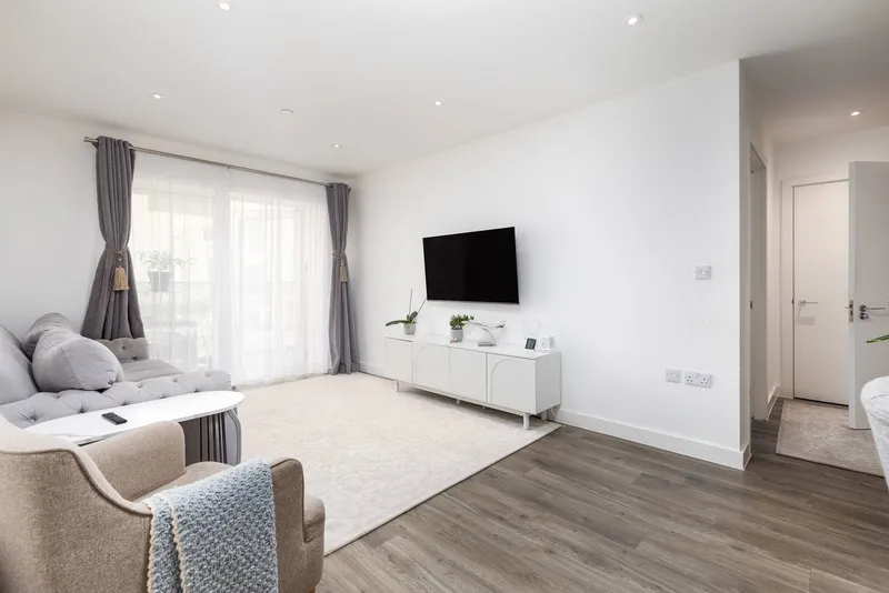 Modern One Bedroom Apartment with Balcony. Westview, St Helier — photograph 6