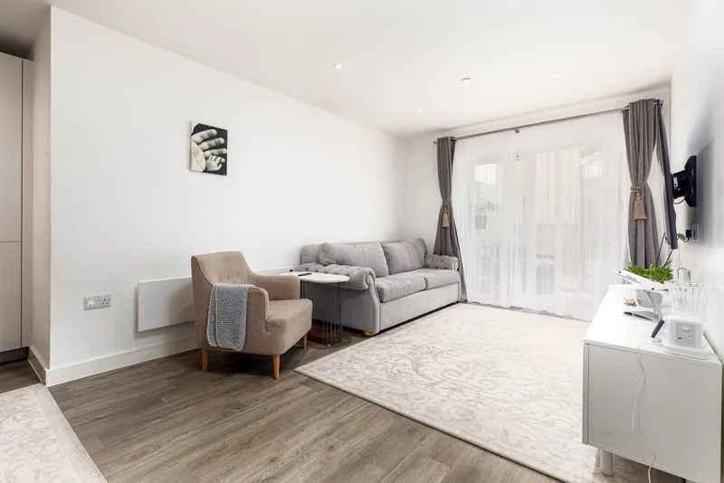 Modern One Bedroom Apartment with Balcony. Westview, St Helier — photograph 3