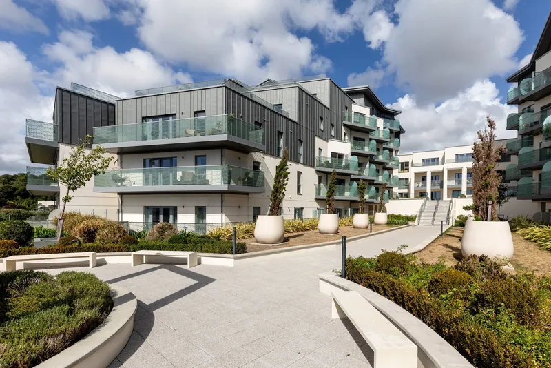 Modern One Bedroom Apartment with Balcony. Westview, St Helier — main photograph