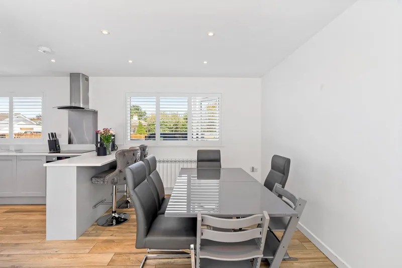 Beautiful Immaculate Four Bedroom Family Home — photograph 6
