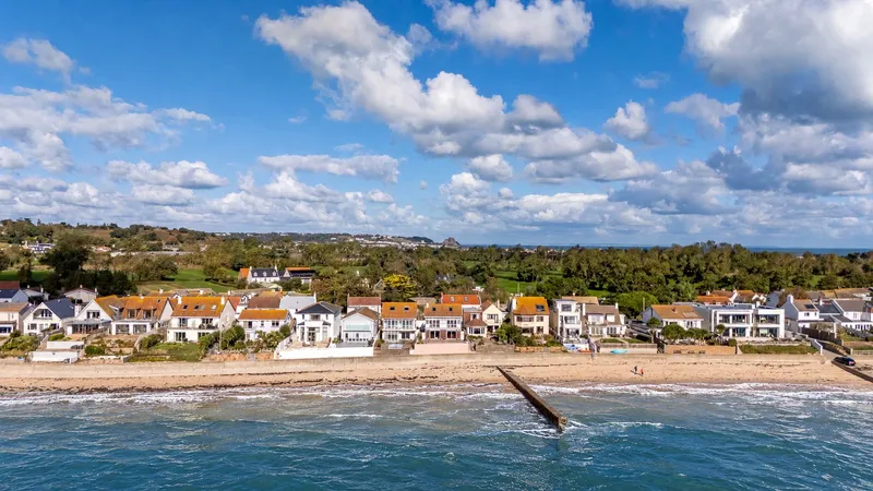 Rare opportunity to acquire beachfront home — main photograph