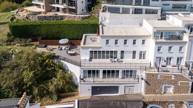 Modern Elegant St. Aubin Home with Sea Views and Garaging — photograph 2