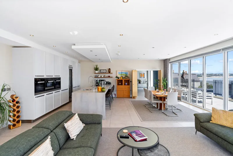 Modern Elegant St. Aubin Home with Sea Views and Garaging — photograph 6