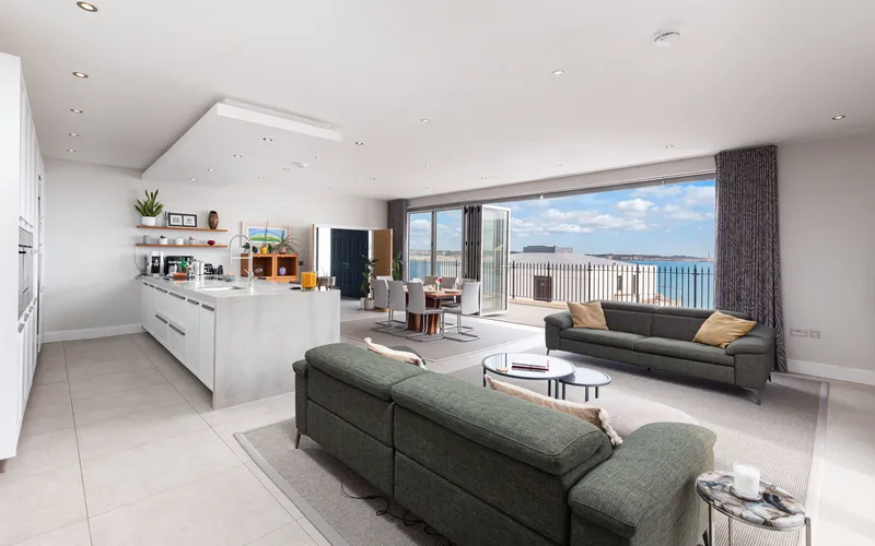 Modern Elegant St. Aubin Home with Sea Views and Garaging — photograph 5