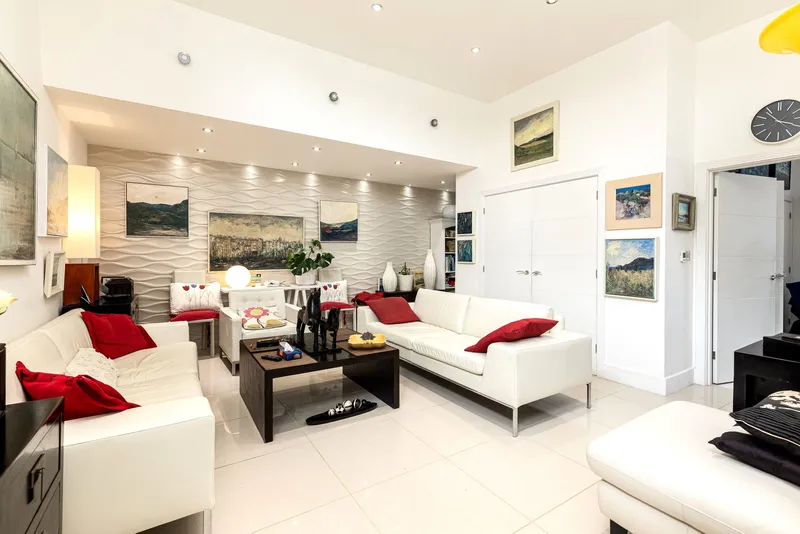 Modern Two Bedroom Detached Bungalow — photograph 4