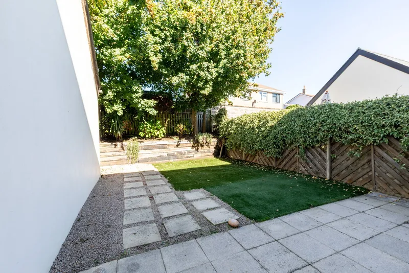 Three Bedroom, Two Bathroom Semi-Detached House With Garage — photograph 3