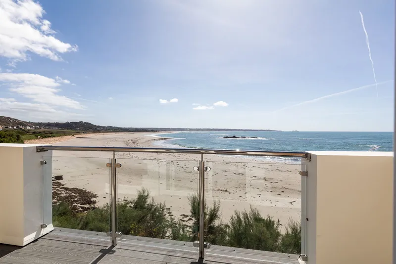 Three Bedroom Cottage with Uninterrupted Views of St Ouen’s Bay — photograph 2