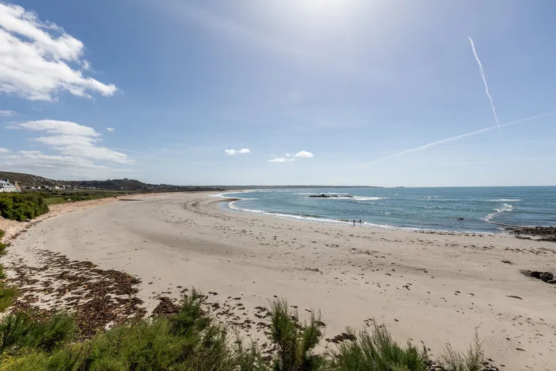 Three Bedroom Cottage with Uninterrupted Views of St Ouen’s Bay — main photograph