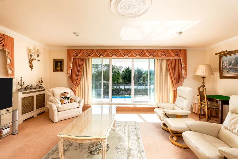 Rare St Aubin Opportunity – Exceptional Plot, Sea Views & Great Potential — photograph 9