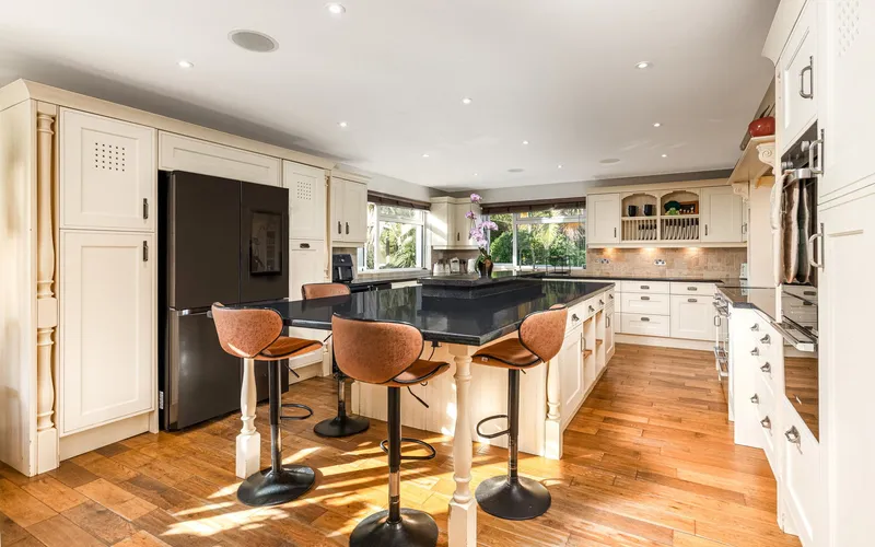Spacious detached four bedroom, two bathroom bungalow in a quiet St Lawrence setting — photograph 3