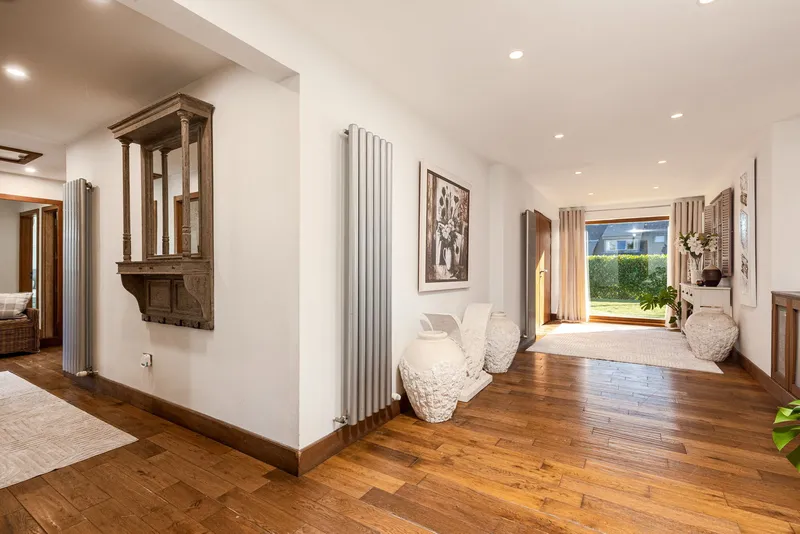 Spacious detached four bedroom, two bathroom bungalow in a quiet St Lawrence setting — photograph 6