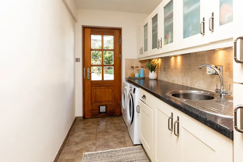 Spacious detached four bedroom, two bathroom bungalow in a quiet St Lawrence setting — photograph 10
