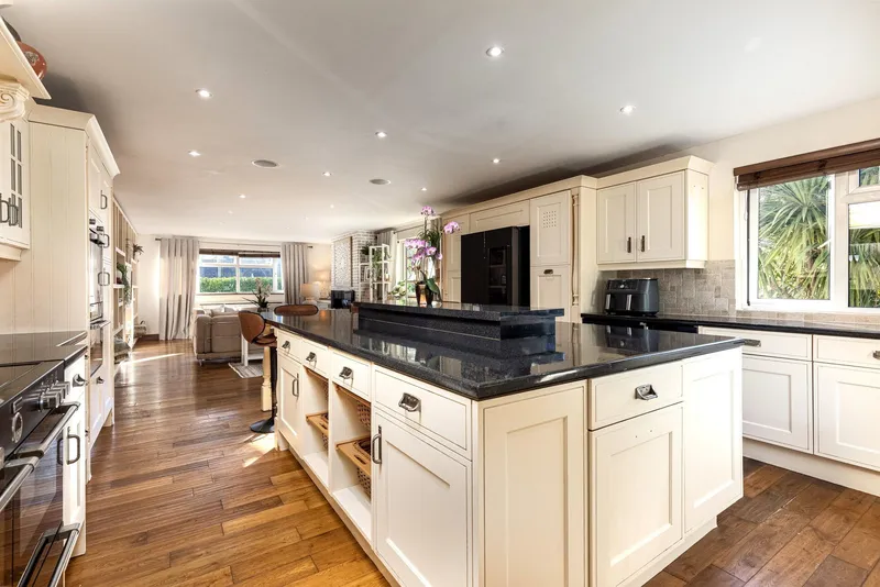 Spacious detached four bedroom, two bathroom bungalow in a quiet St Lawrence setting — photograph 5