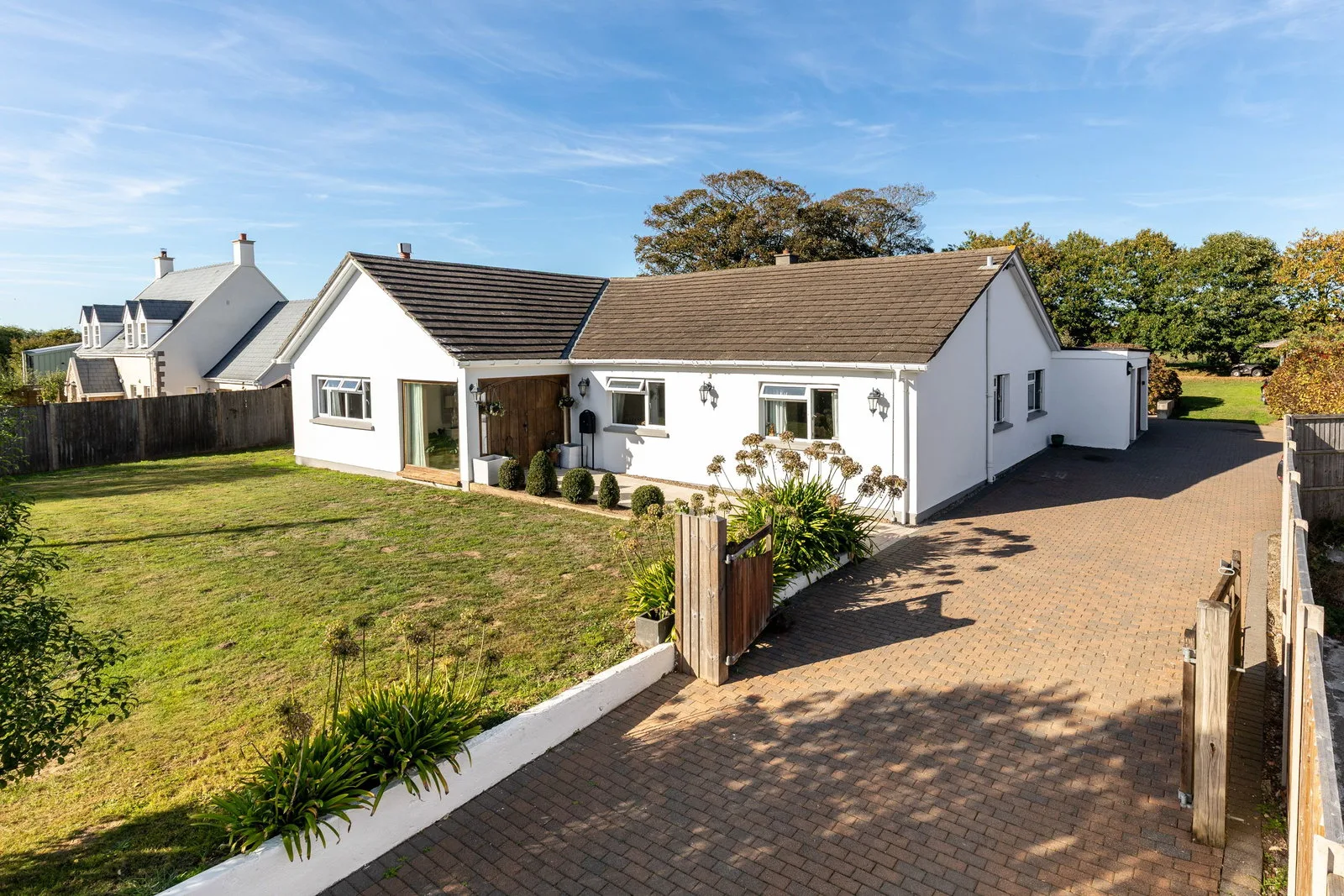Spacious detached four bedroom, two bathroom bungalow in a quiet St Lawrence setting — main photograph