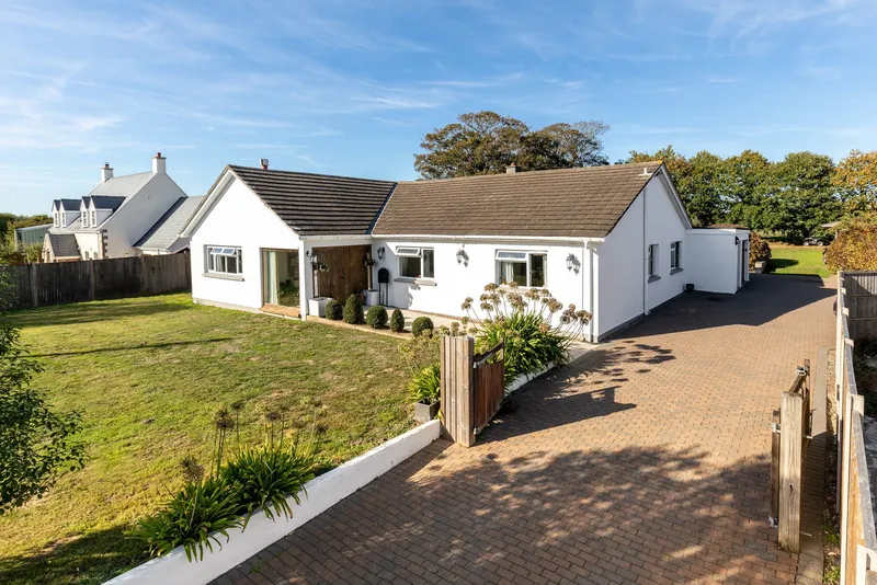 Spacious detached four bedroom, two bathroom bungalow in a quiet St Lawrence setting — main photograph