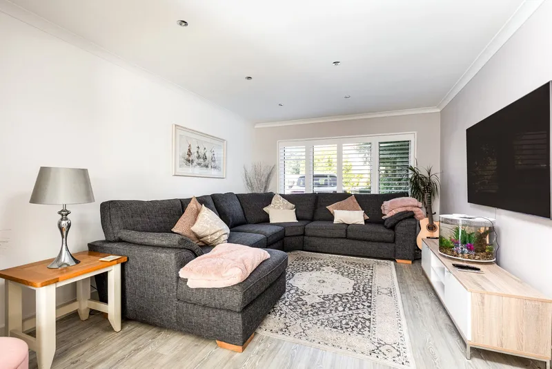 Five Bedroom, Semi Detached House With South Facing Garden, Just 150m From The Beach — photograph 6