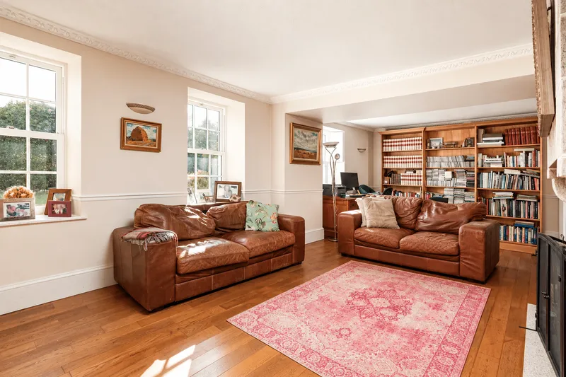 Charming Period Family Home with Flexible Accommodation and Far-Reaching Views — photograph 3