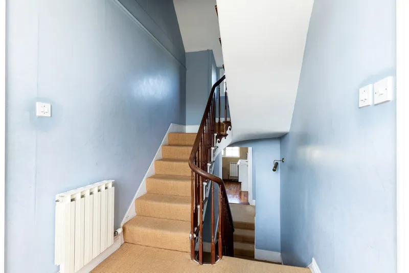 Charming Period Family Home with Flexible Accommodation and Far-Reaching Views — photograph 9