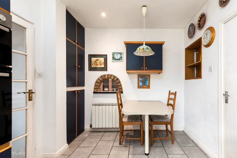 Four Bedroom Family Home on a Private Road St Helier — photograph 10
