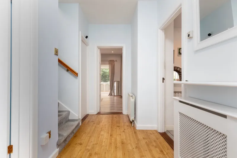Four Bedroom Family Home on a Private Road St Helier — photograph 2