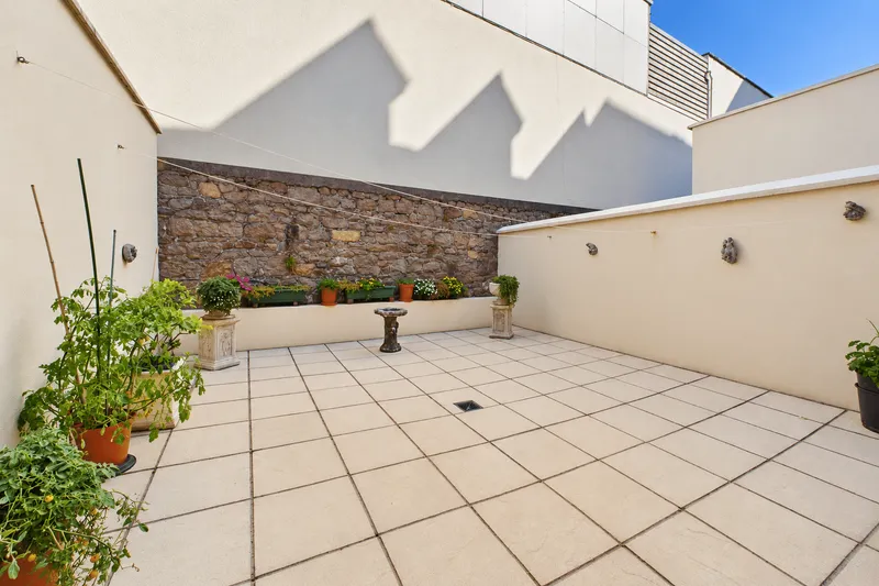 Four Bedroom Town House with Private Beach Access — photograph 2
