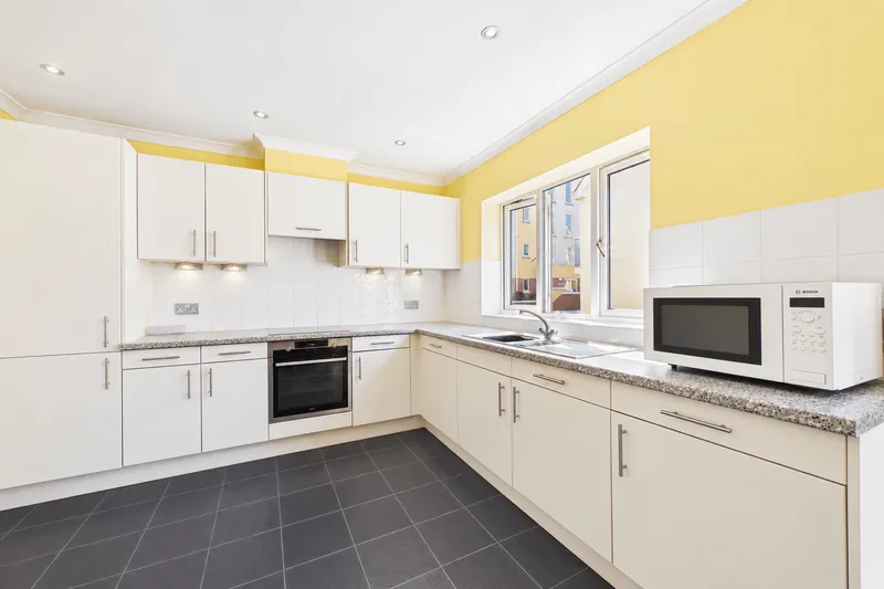 Four Bedroom Town House with Private Beach Access — photograph 4